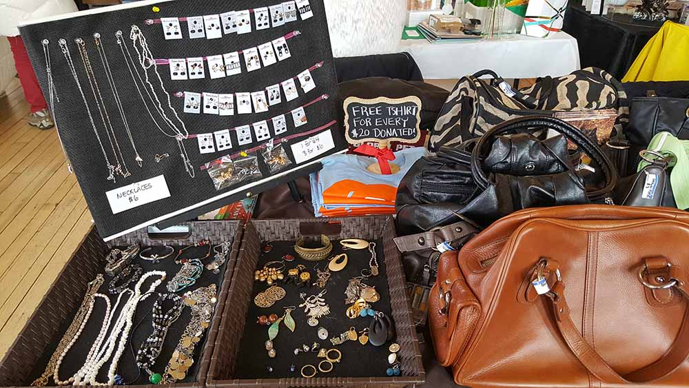 aurora-holiday-market3